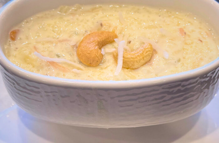 Creamy Indian rice pudding with milk and sugar
